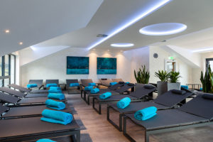 Der Ruheraum - Richtung Wellnessliegen fotografiert